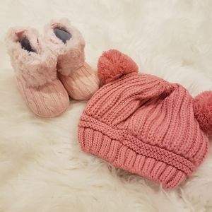 Girls booth Slippers and Hat (NWOT)